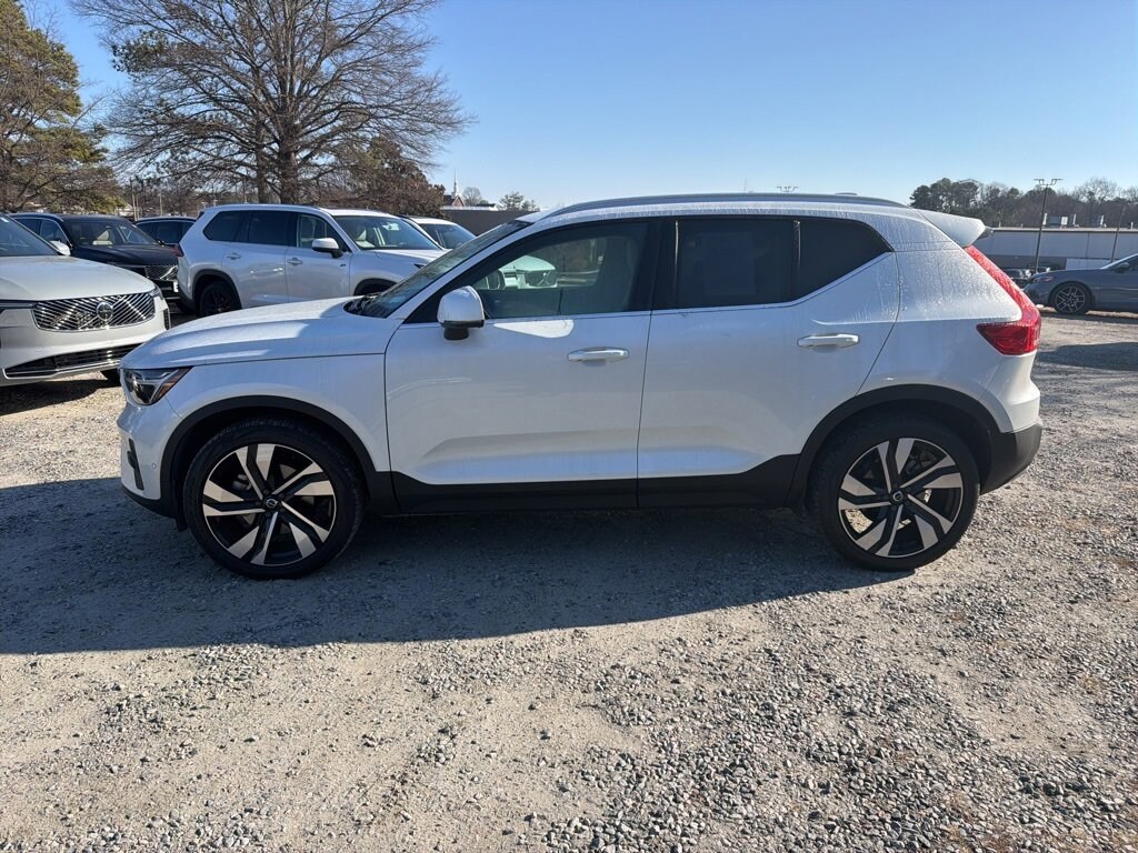Used 2023 Volvo XC40 B5 Plus Bright Theme SUV