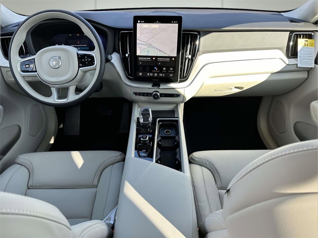 2026 Volvo XC60 B5 photo 2