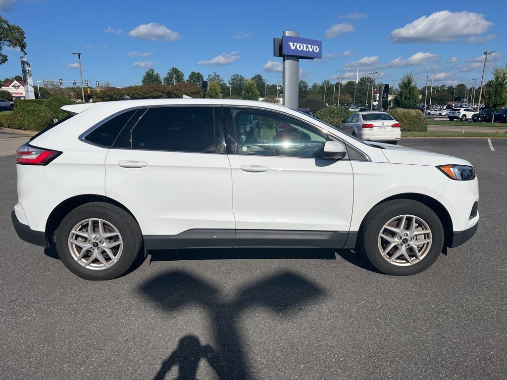 2024 Ford Edge SEL photo 3