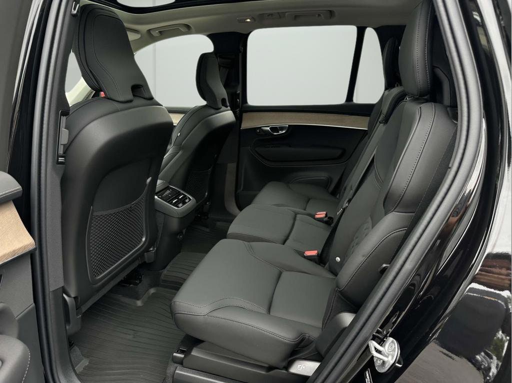 2026 Volvo XC90 Plus - Photo 14