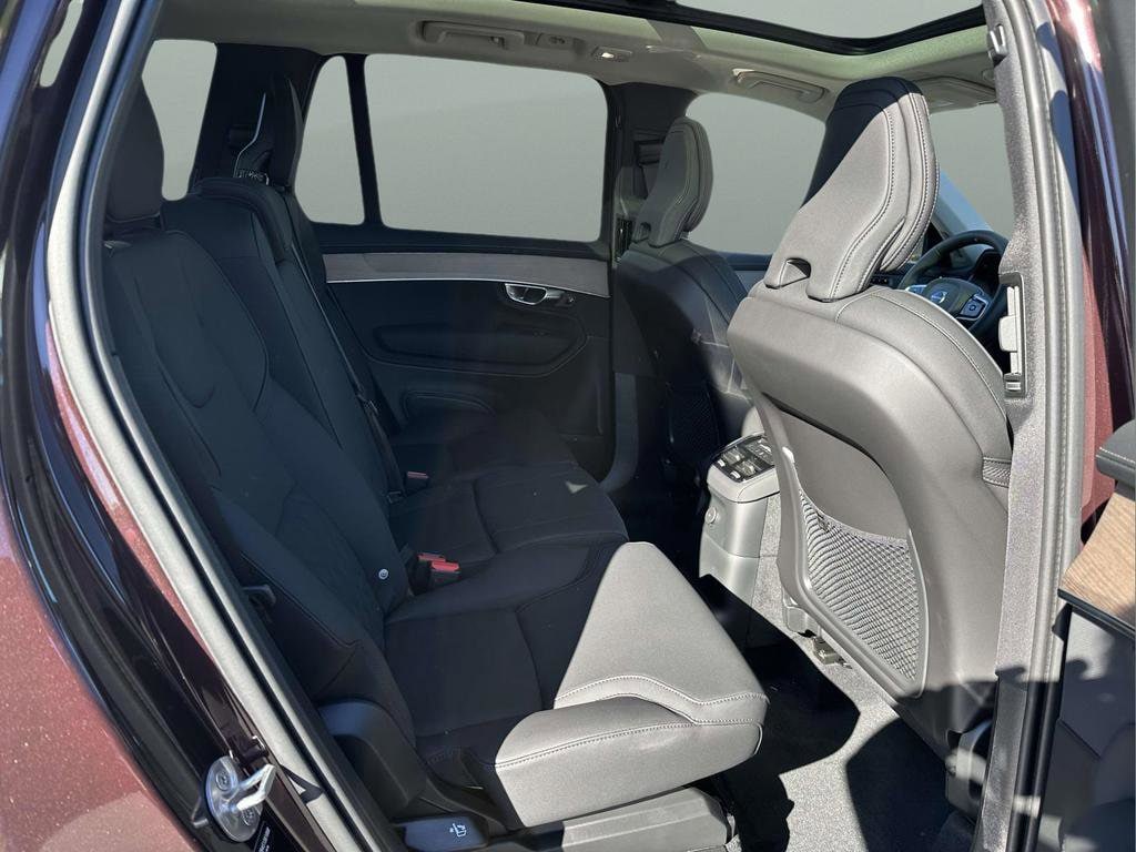 2025 Volvo XC90 Plus - Photo 12