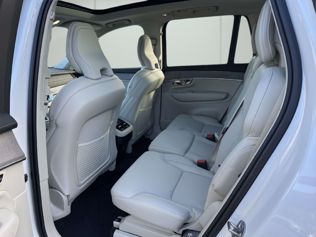 2026 Volvo XC90 Ultra - Photo 14