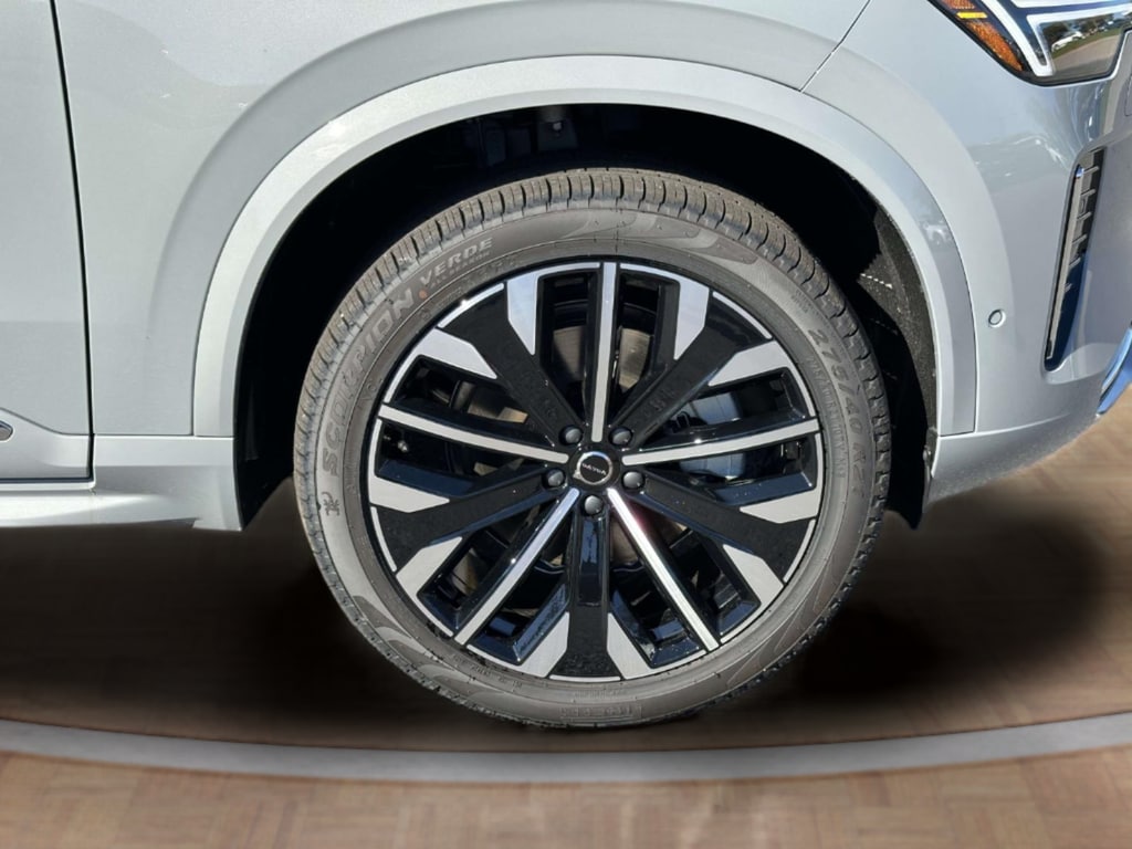 2026 Volvo XC90 Plus - Photo 26