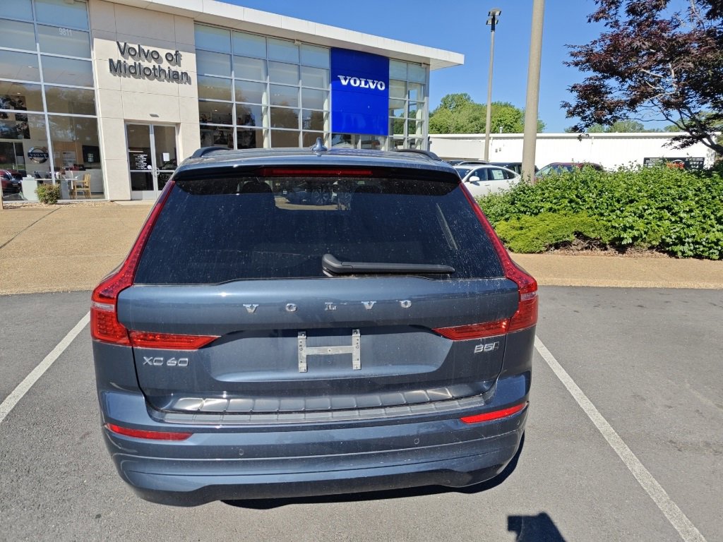 2022 Volvo XC60 B5 Momentum photo 4