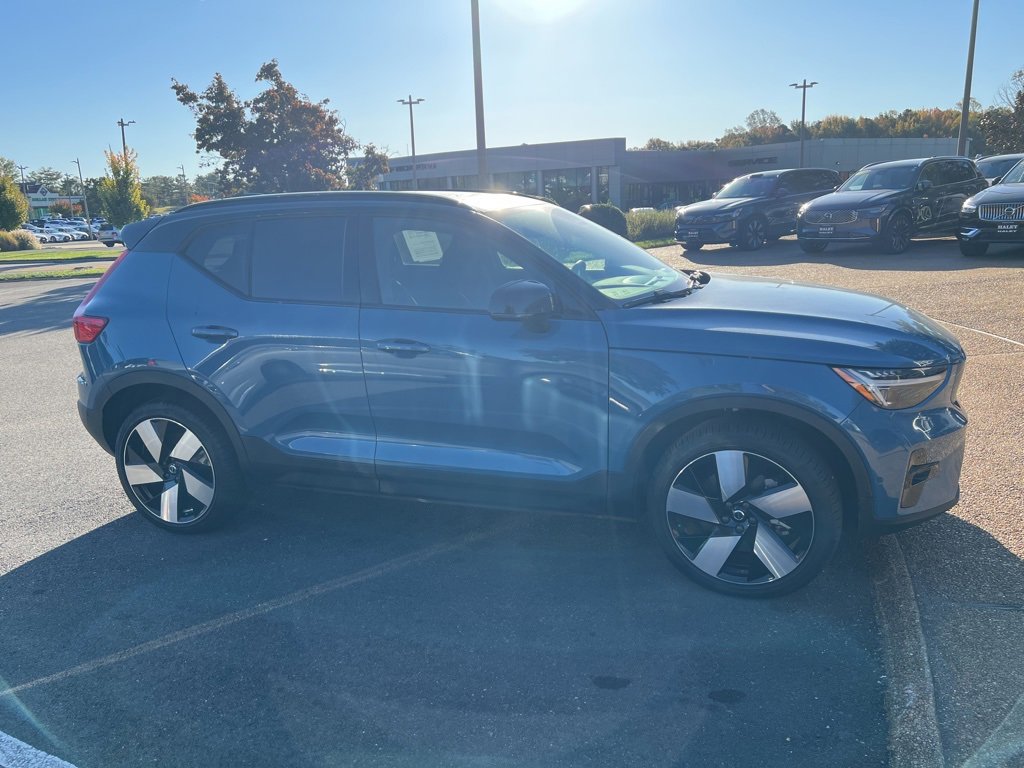 2023 Volvo XC40 Recharge Ultimate photo 3