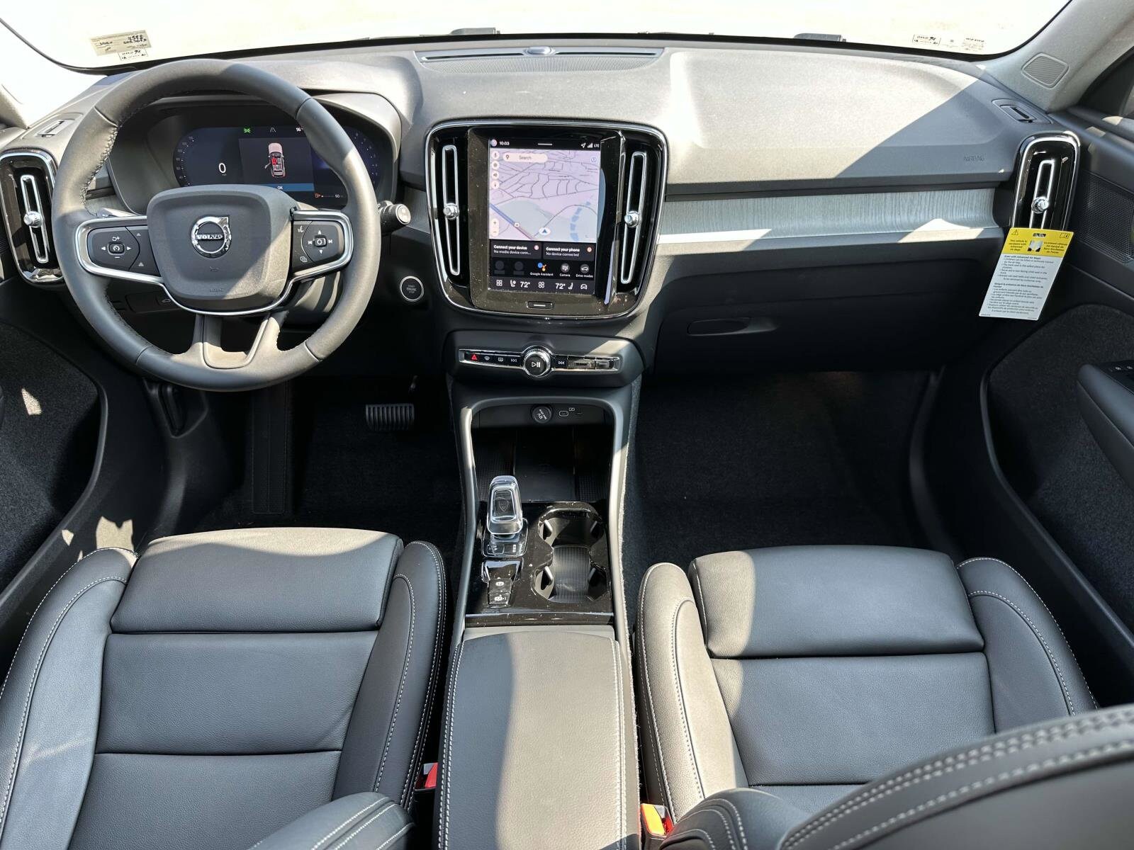 2026 Volvo XC40 Plus photo 2