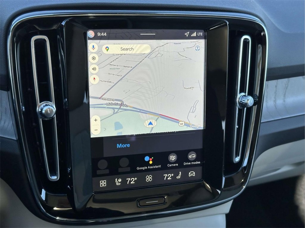 2026 Volvo XC40 Plus photo 2