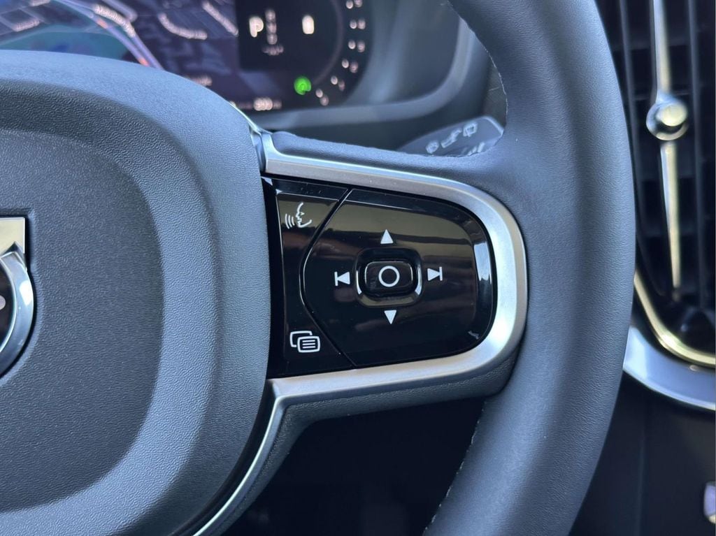 2026 Volvo XC90 Plus - Photo 9