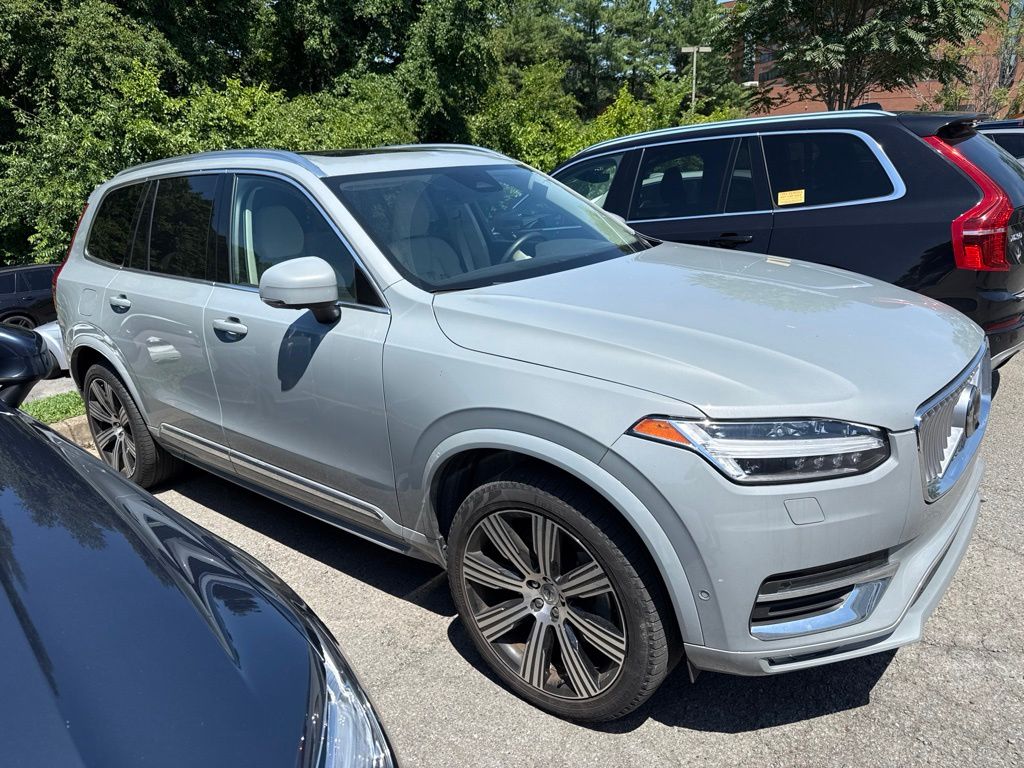 2024 Volvo XC90 B6 Plus 7-Seater Bright theme 4WD's photo