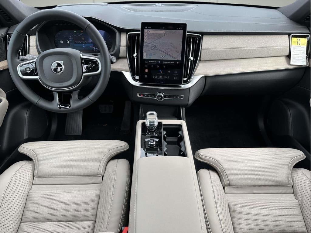 2026 Volvo XC90 Ultra - Photo 2