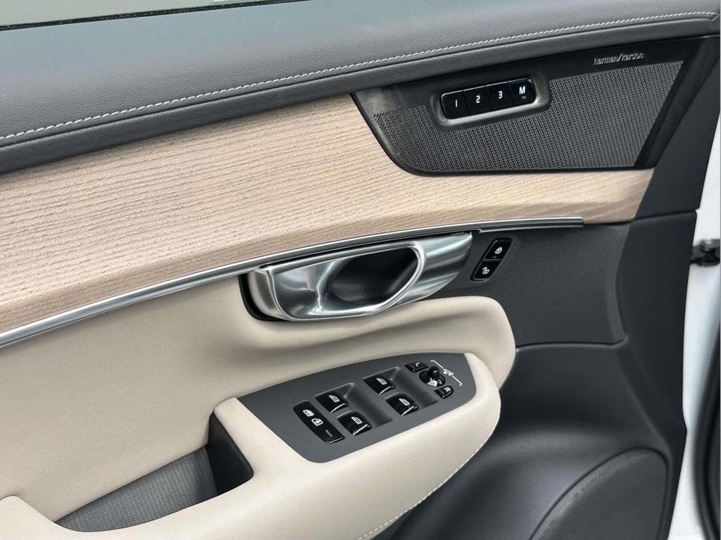 2026 Volvo XC90 Ultra - Photo 17