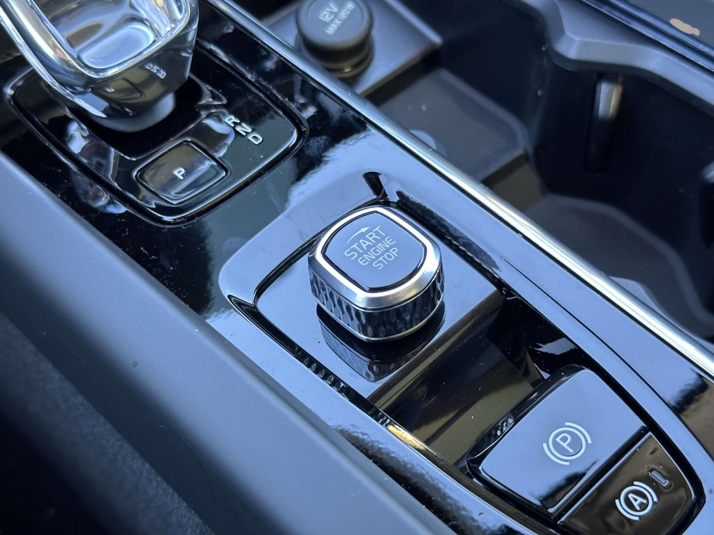 2026 Volvo XC60 Plus - Photo 7