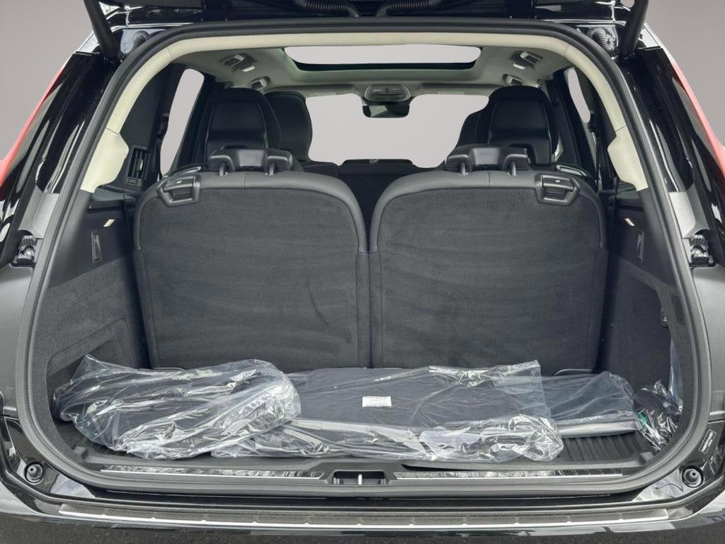 2026 Volvo XC90 Plus - Photo 13
