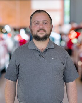 Staff member Wally Kwara from f4076aaf025e