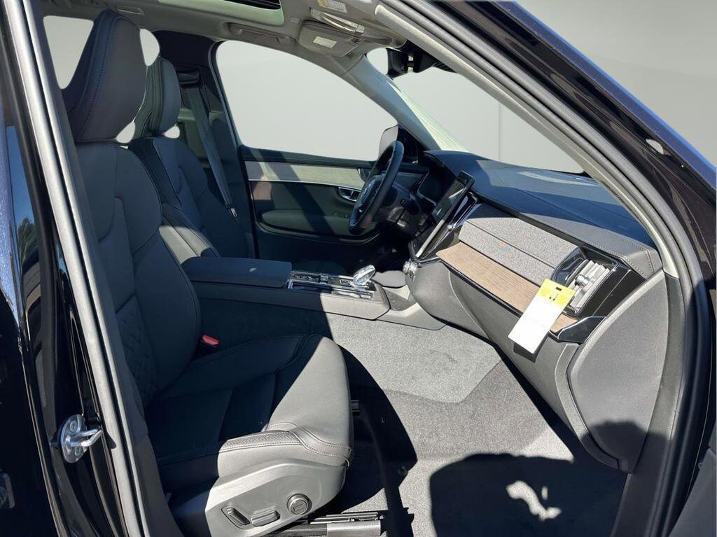 2026 Volvo XC90 Plus - Photo 11