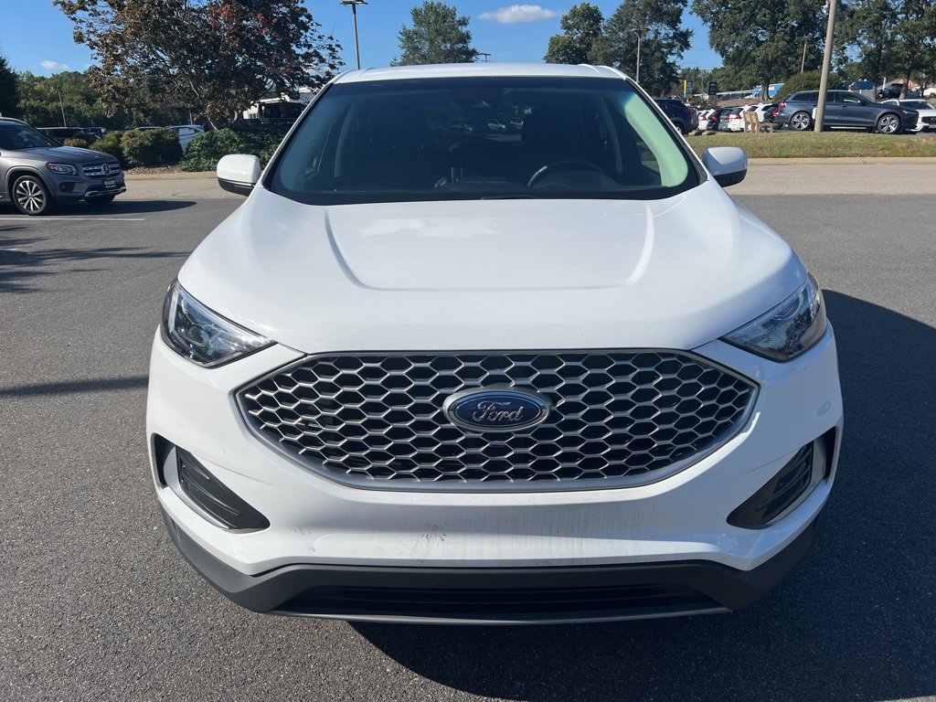 2024 Ford Edge SEL photo 2