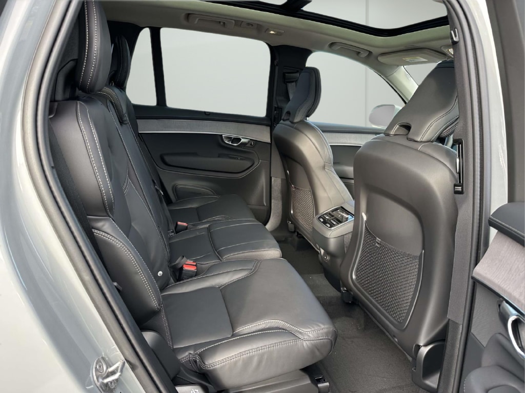2026 Volvo XC90 Ultra - Photo 12