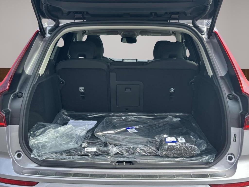 2026 Volvo XC60 Plus - Photo 13