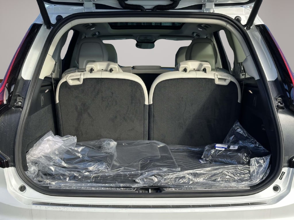 2026 Volvo XC90 Ultra - Photo 13