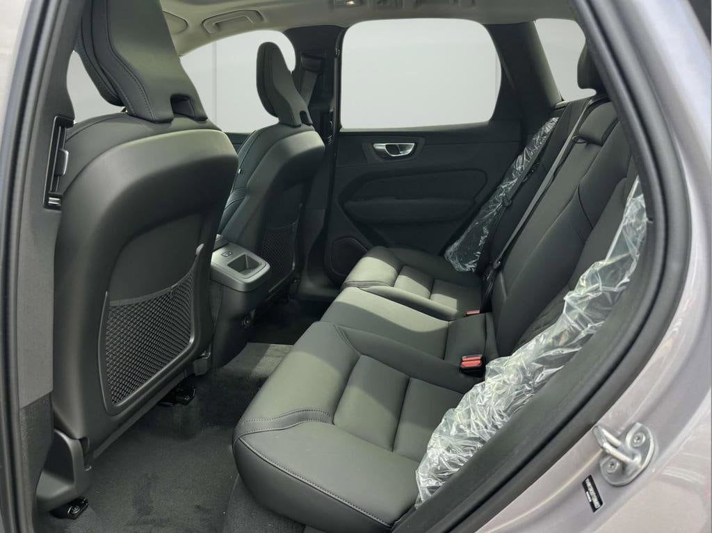 2026 Volvo XC60 Plus - Photo 14