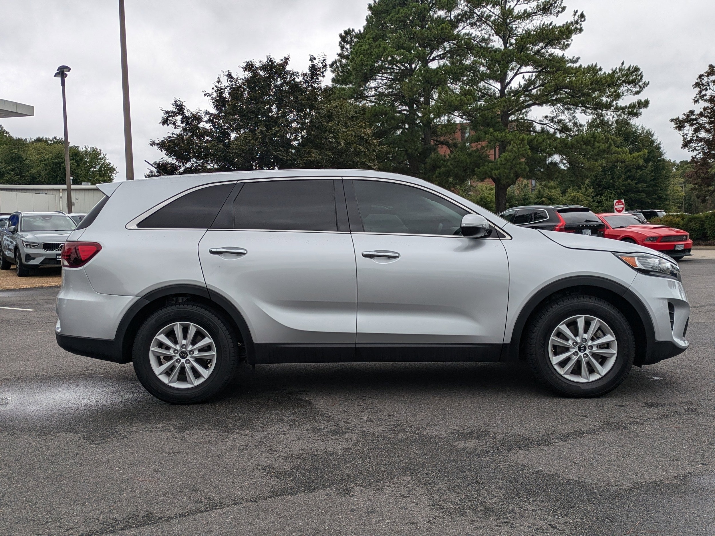 Used 2020 Kia Sorento LX with VIN 5XYPG4A39LG638806 for sale in Midlothian, VA