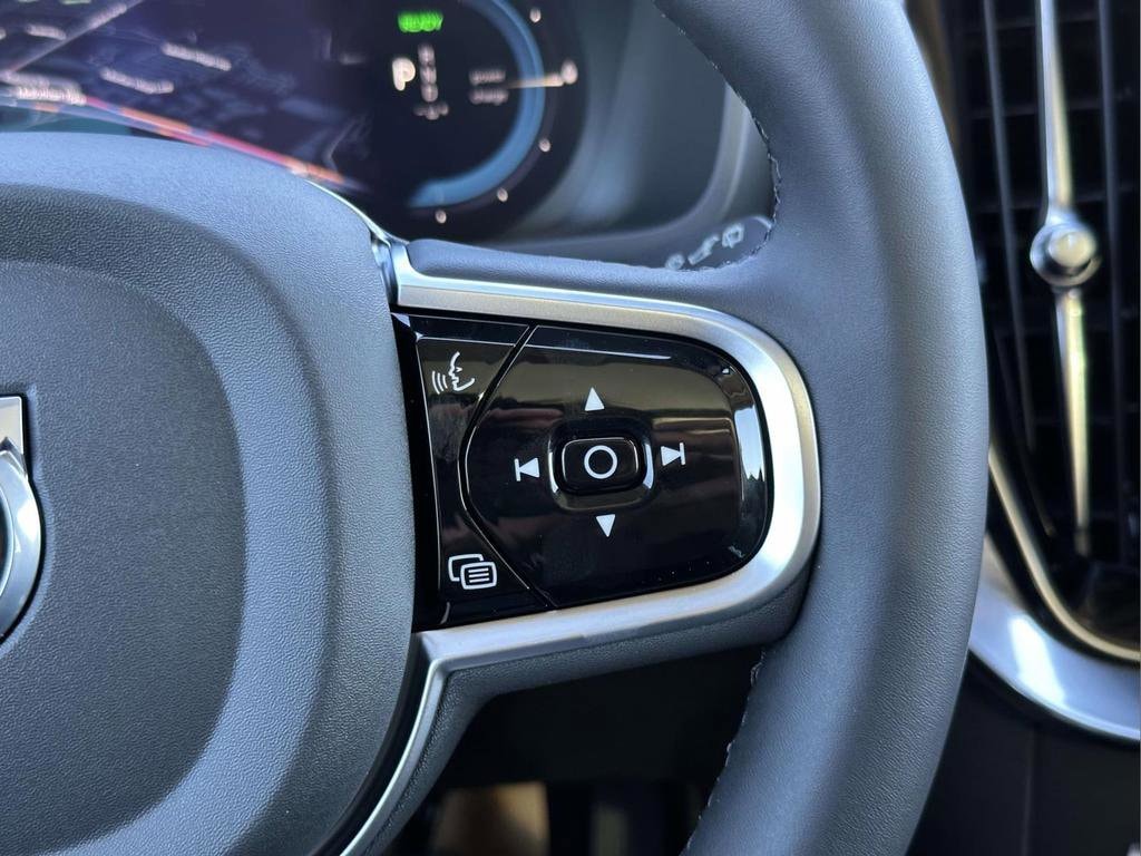 2025 Volvo XC90 Plus - Photo 9