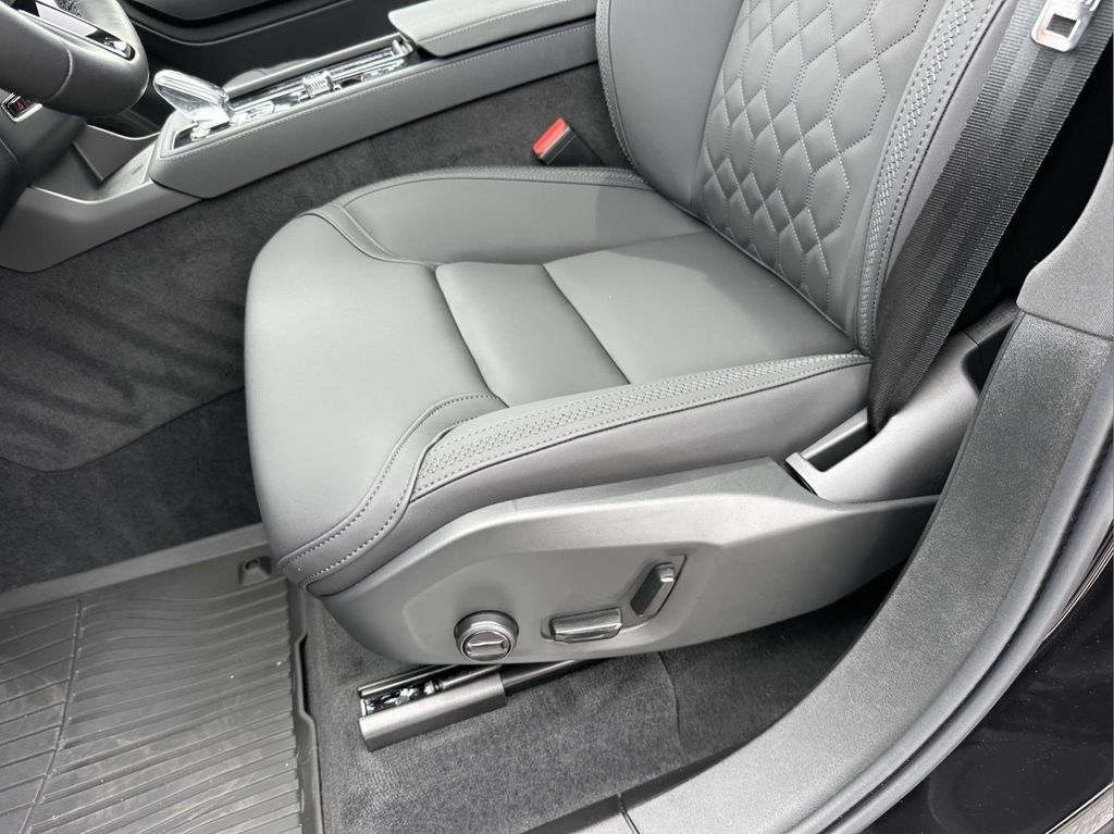 2026 Volvo XC90 Plus - Photo 16