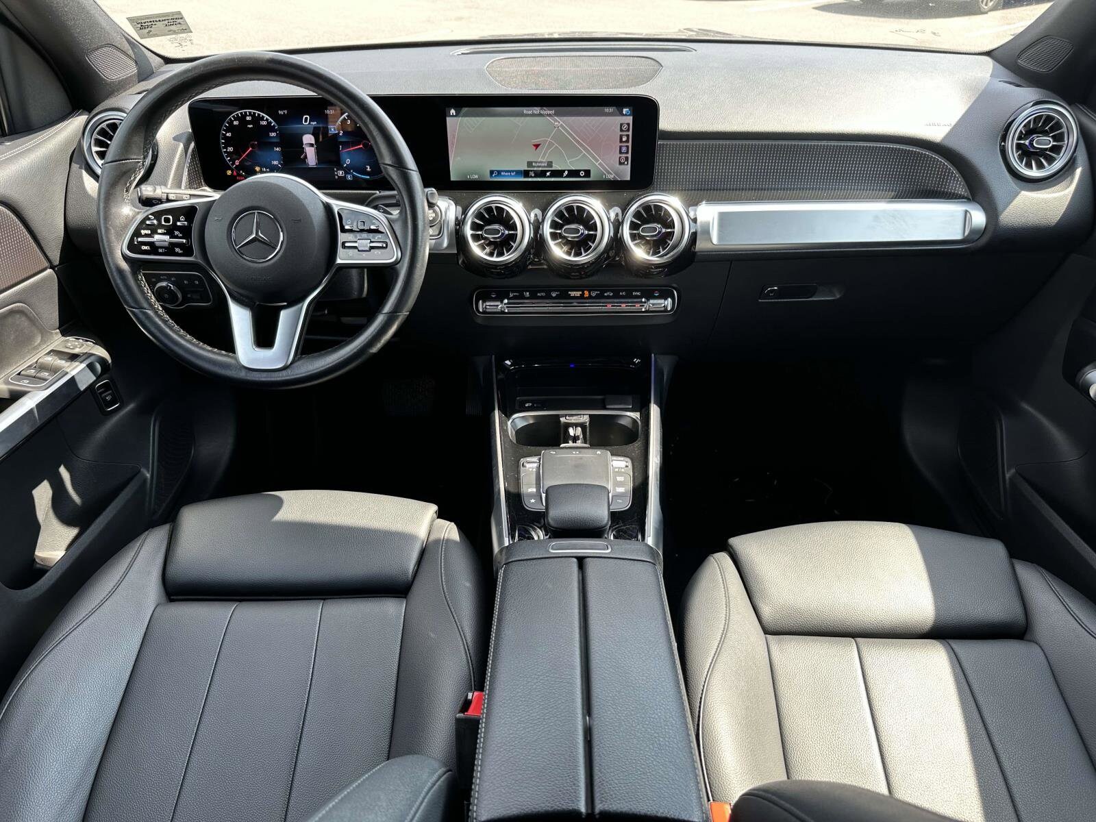 2022 Mercedes Benz GLB 250 photo 2