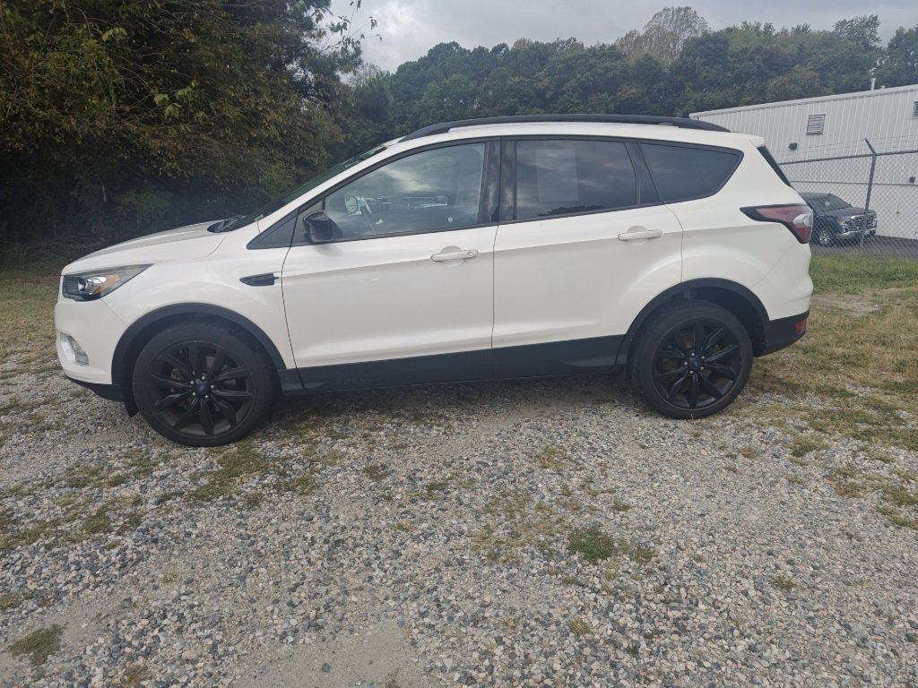 2017 Ford Escape SE photo 2
