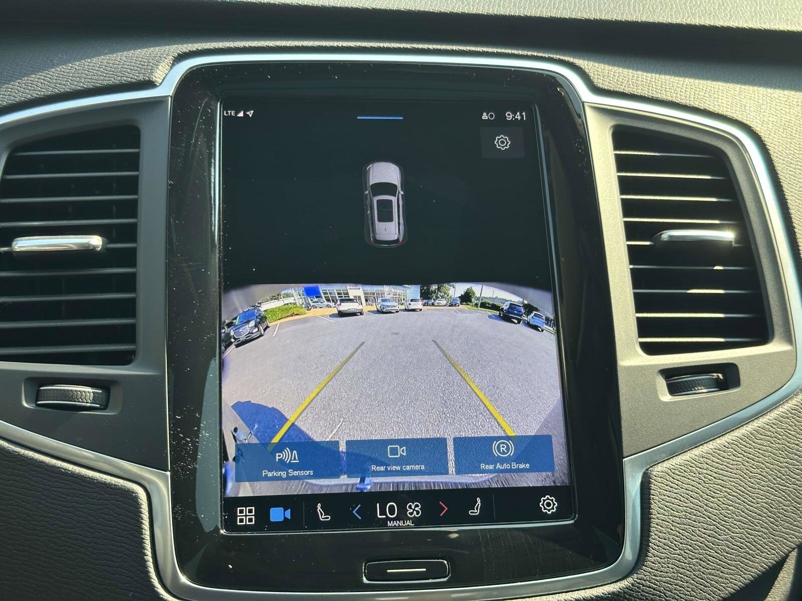 2024 Volvo XC90 B5 Core photo 3