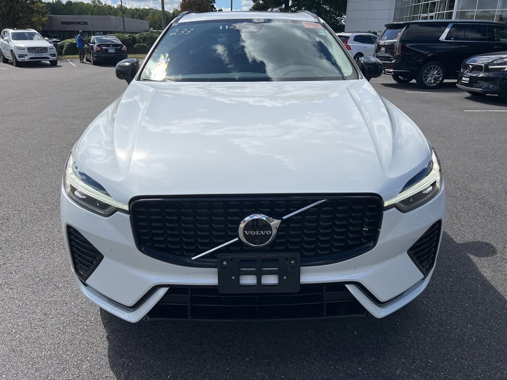 2025 Volvo XC60 B5 Plus photo 2