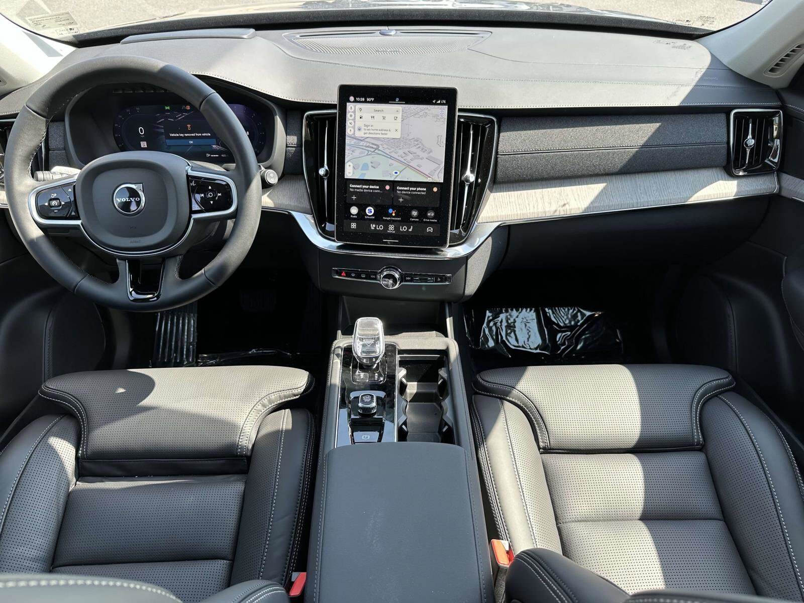 2025 Volvo XC90 photo 2