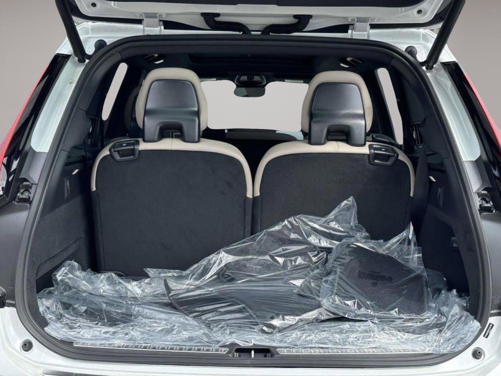 2026 Volvo XC90 Ultra - Photo 13