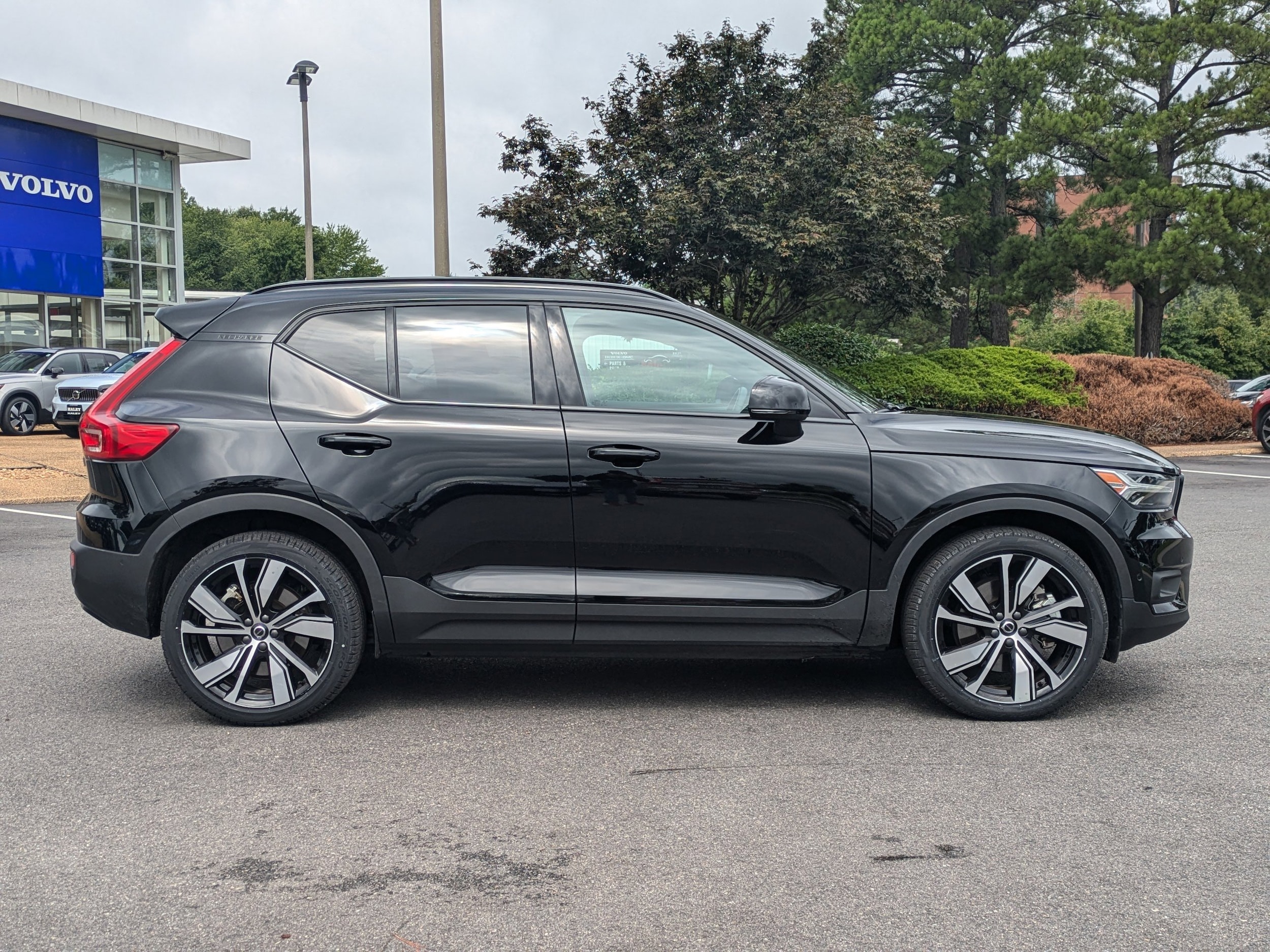Used 2022 Volvo XC40 Plus with VIN YV4ED3URXN2771871 for sale in Richmond, VA
