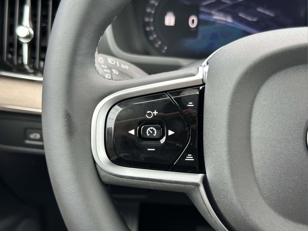 2026 Volvo XC90 Ultra - Photo 8