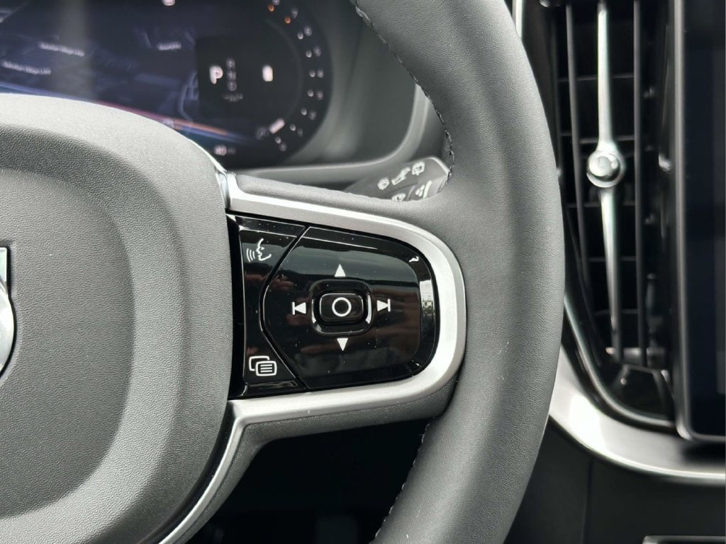 2026 Volvo XC90 Plus - Photo 9