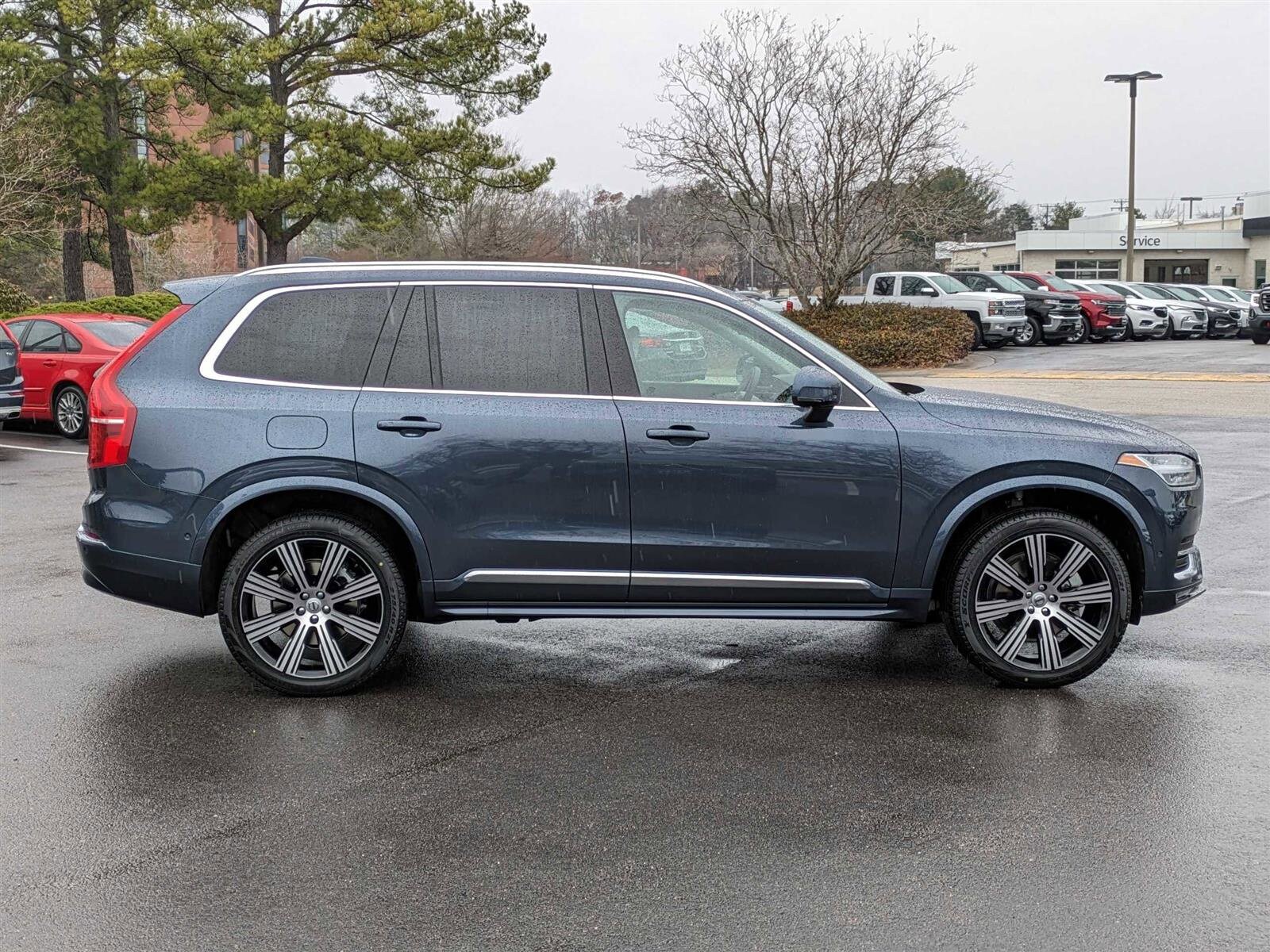 2024 Volvo XC90 Plus photo 2