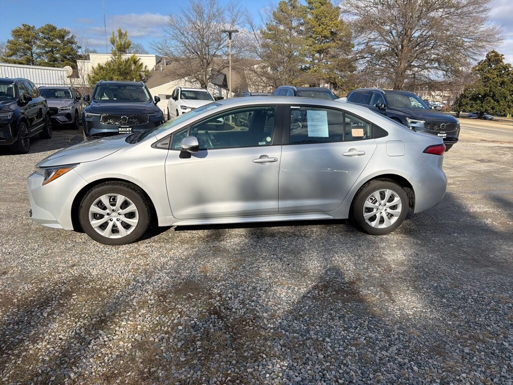 Used 2025 Toyota Corolla LE Sedan