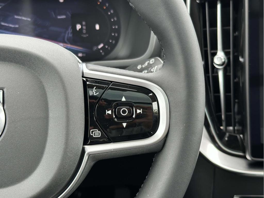 2026 Volvo XC90 Plus - Photo 9