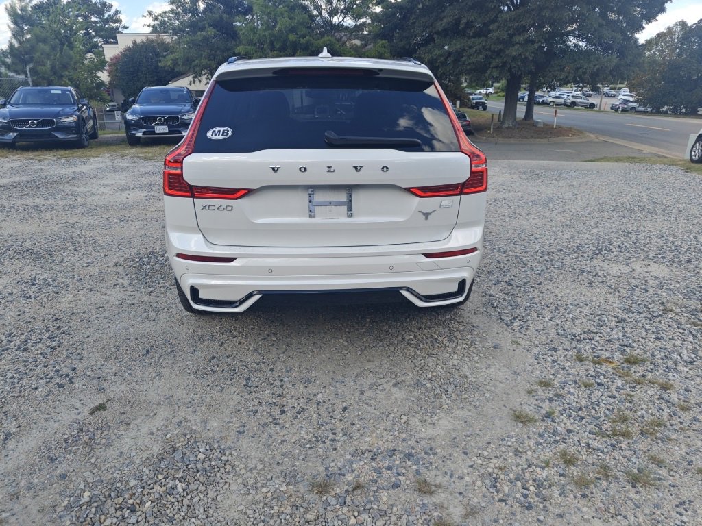 2024 Volvo XC60 Recharge Hybrid Ultimate photo 4