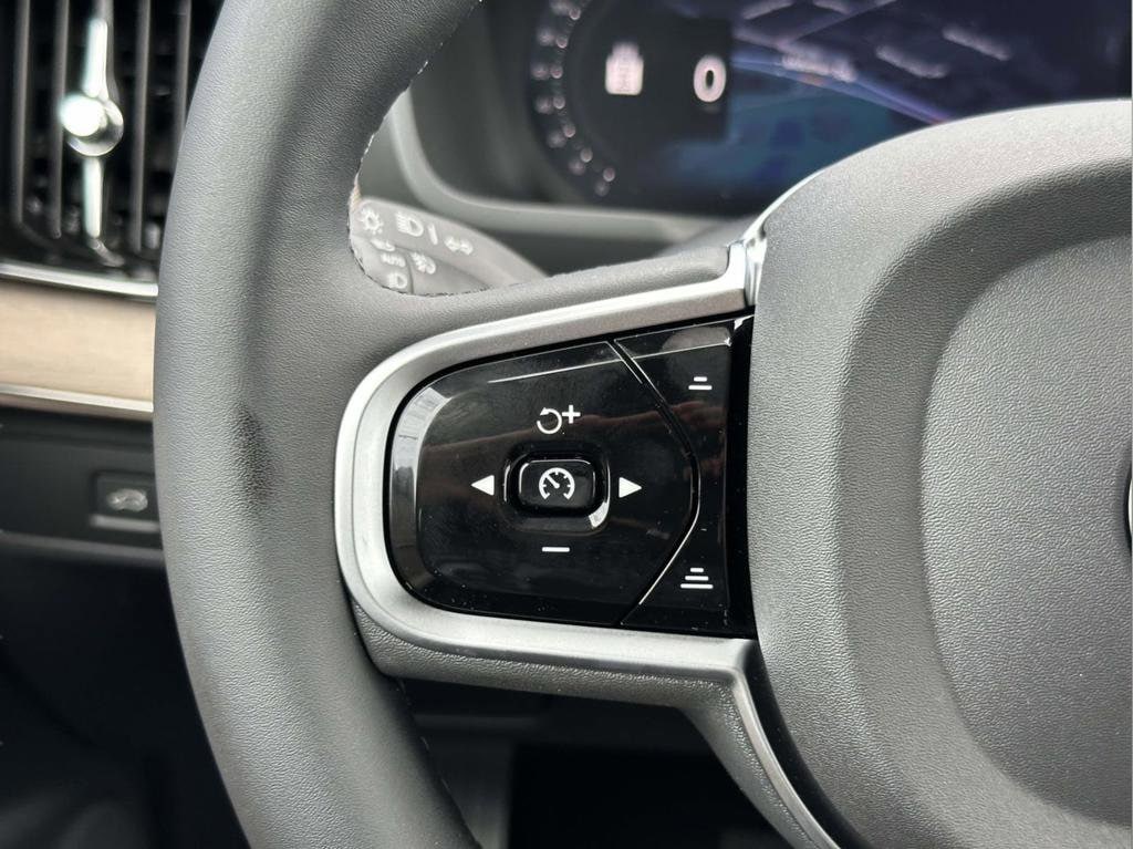 2026 Volvo XC90 Ultra - Photo 8