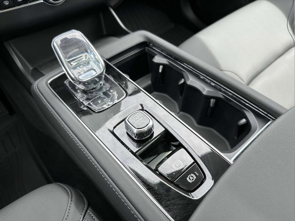 2026 Volvo XC90 Plus - Photo 6