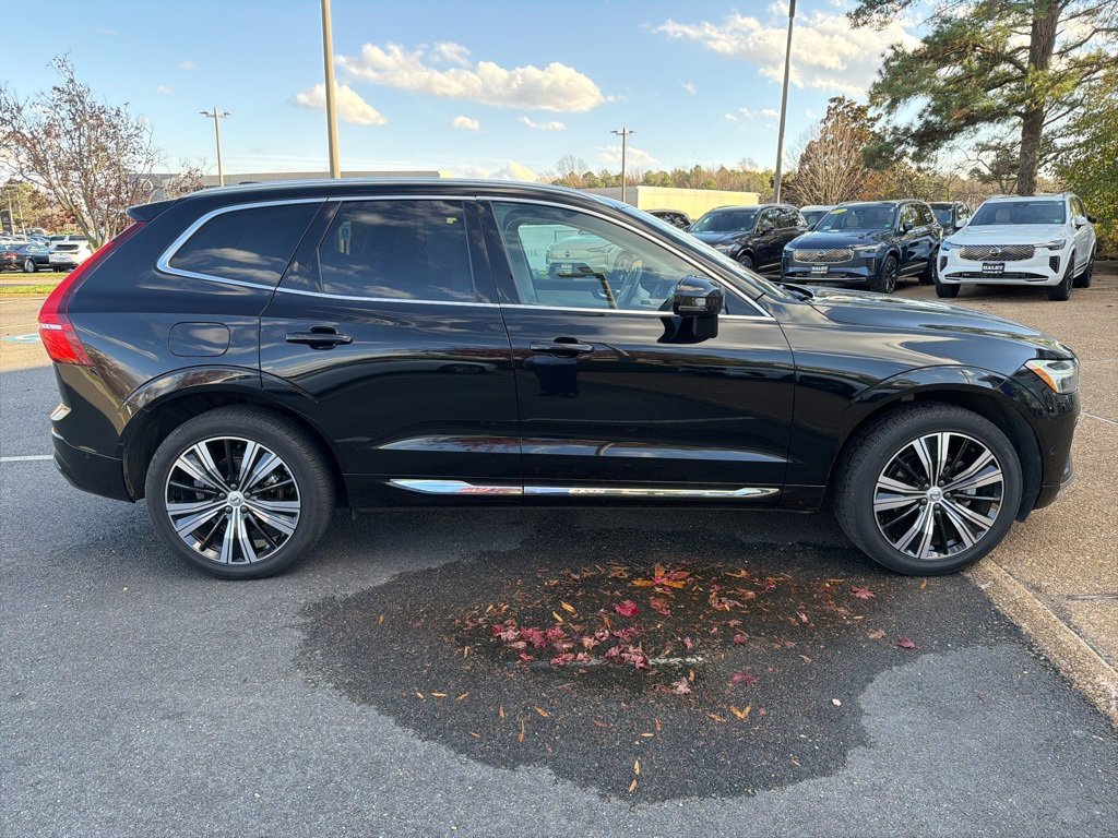 2023 Volvo XC60 B5 Plus photo 2
