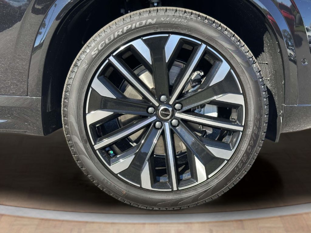 2026 Volvo XC90 Plus - Photo 26