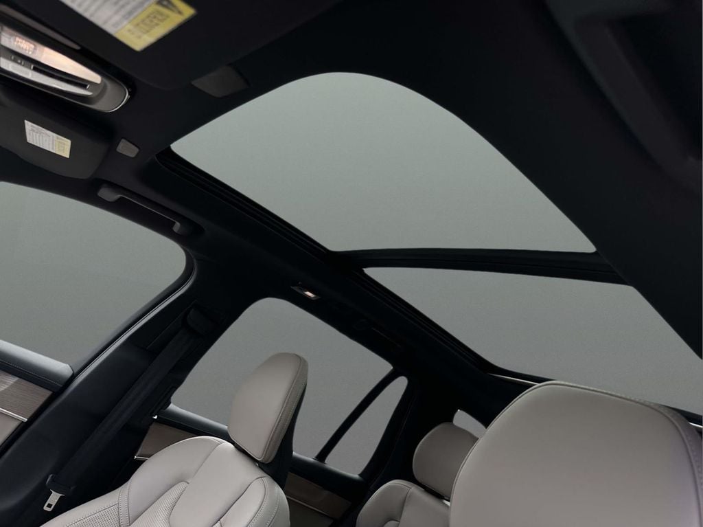 2026 Volvo XC90 Ultra - Photo 18