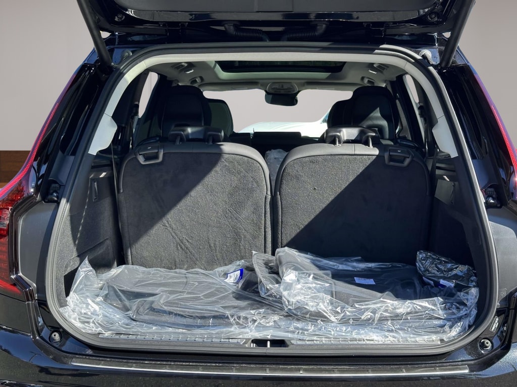 2026 Volvo XC90 Plus - Photo 22