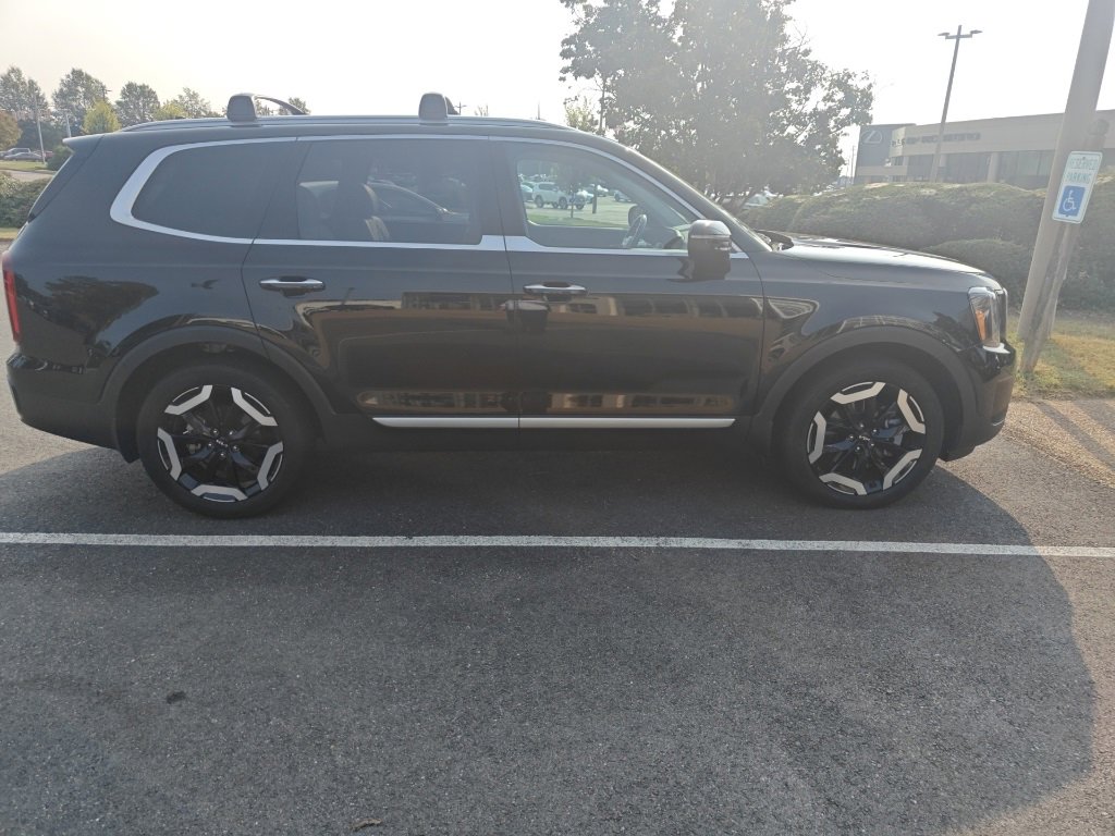 2024 Kia Telluride S photo 2