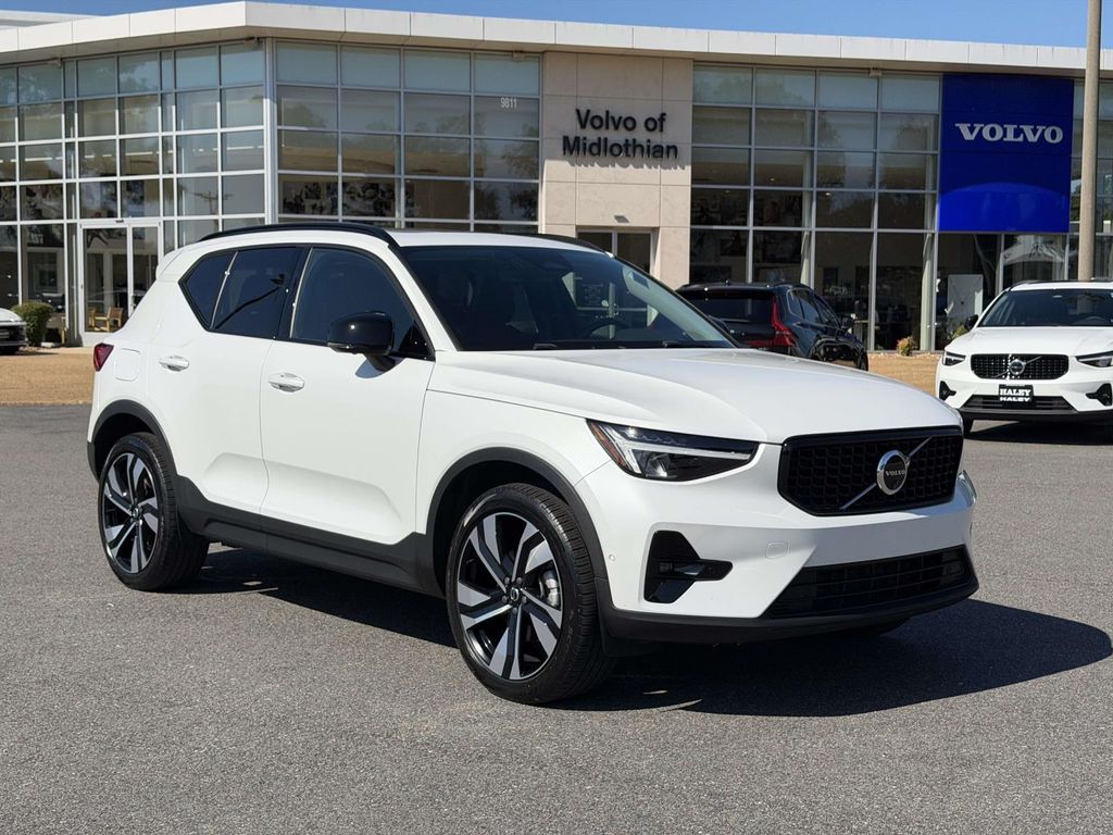 2024 Volvo XC40