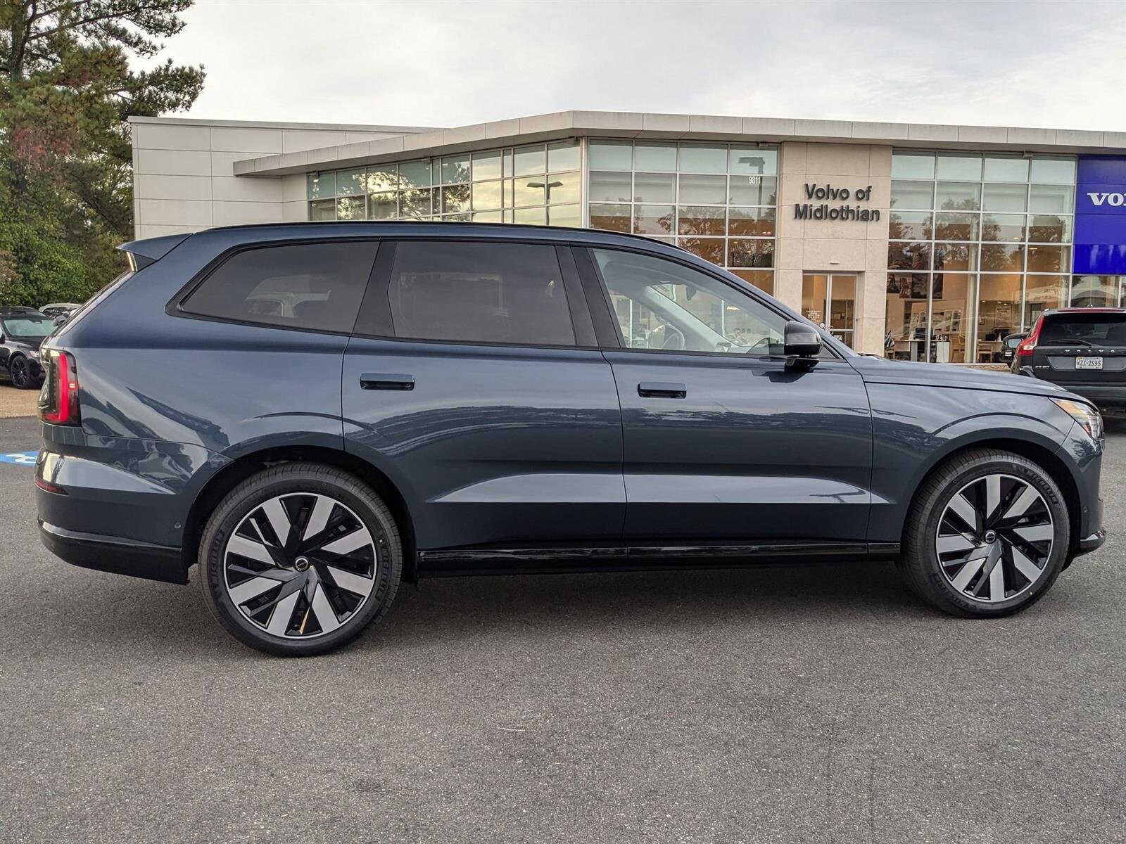 2025 Volvo EX90 Twin Motor Performance Ultra photo 2