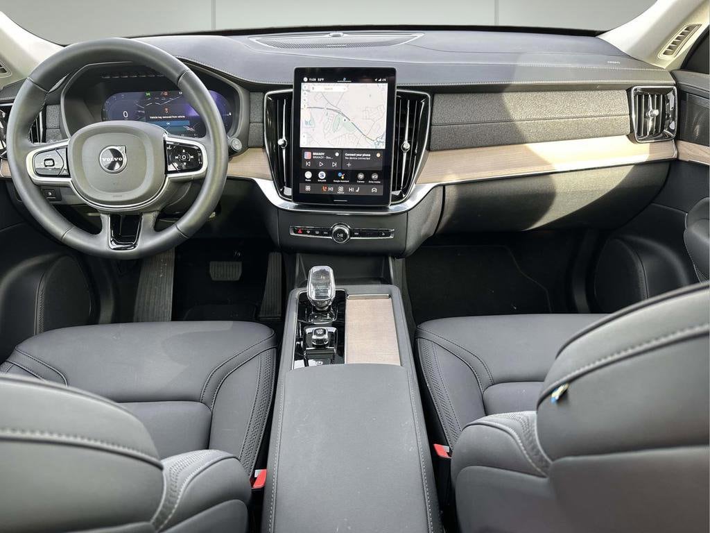 2025 Volvo XC90 Plus - Photo 2